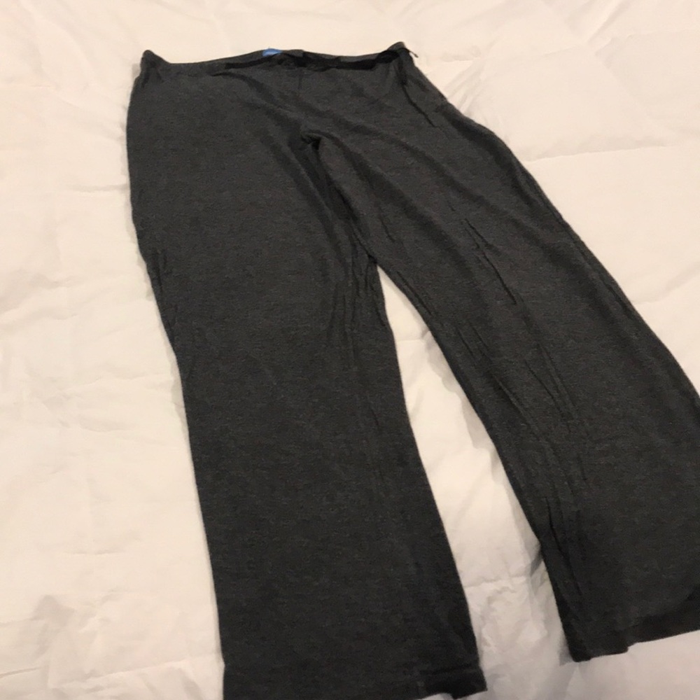 Simply Vera medium maternity gray pj pants